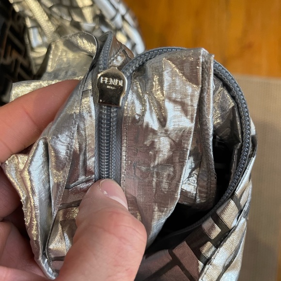 100% Autherntic NIcki Minaj Fendi collab UNISEX RAIN JACKET (42) - Picture 7 of 7